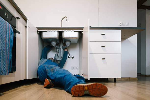 Professional Drain Cleaning technician working in Fredericksburg, IA